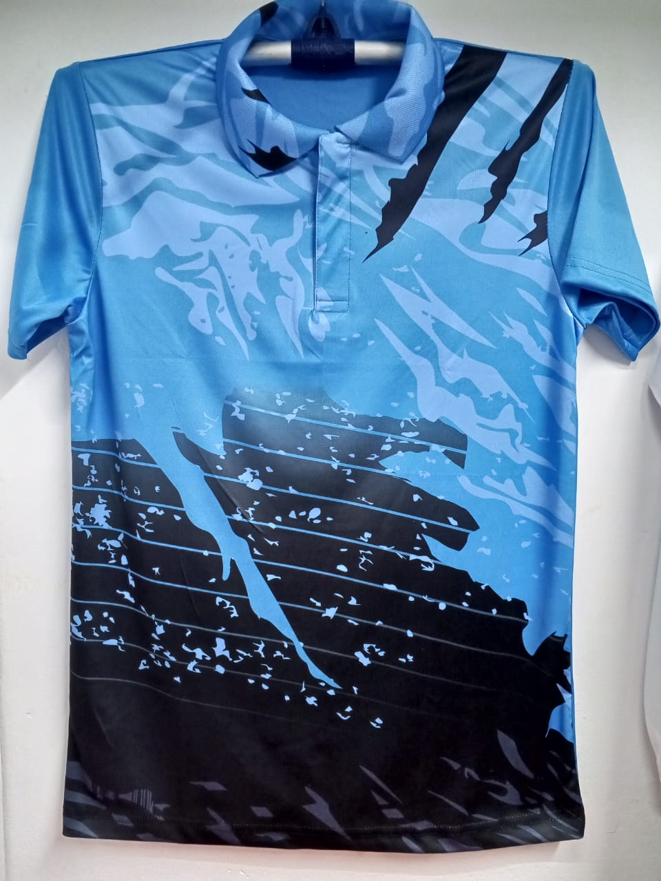 Men's Soft T-shirt (Jersey) in Black-Blue Design!